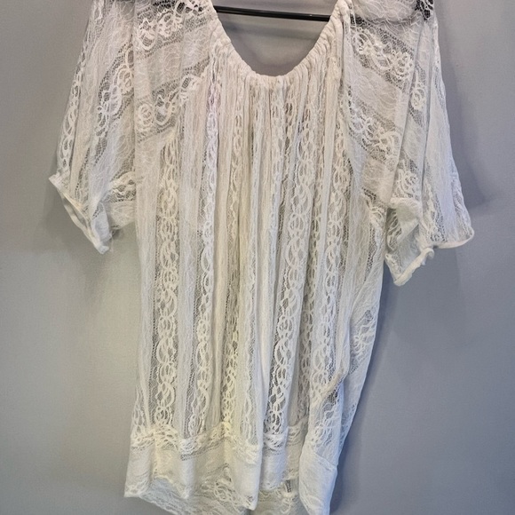 Suzy Shier White Lace Top - Picture 3 of 4